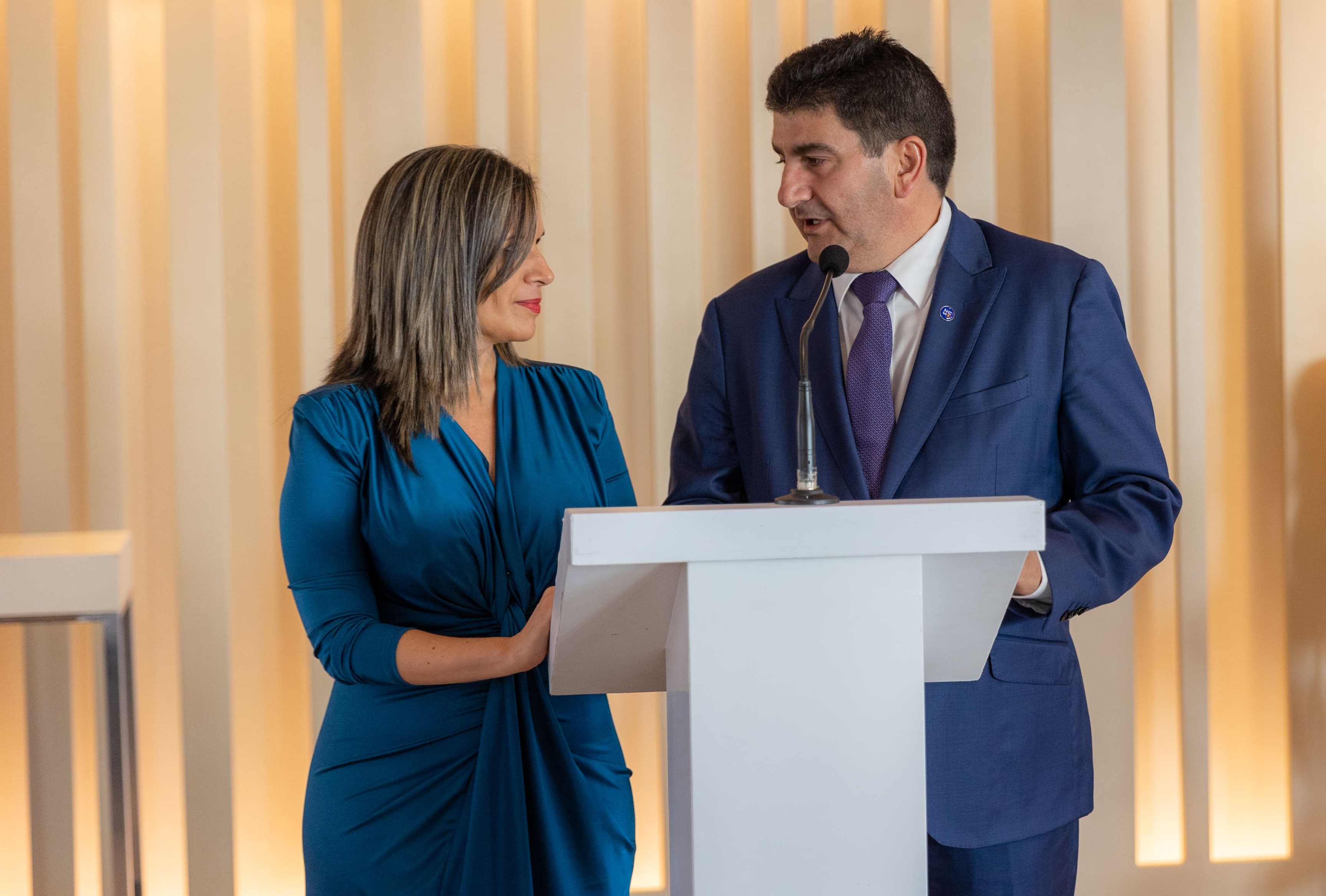 Rocío Arnoso (UCGAL) e Pedro Blanco (Delegado do Goberno en Galicia)