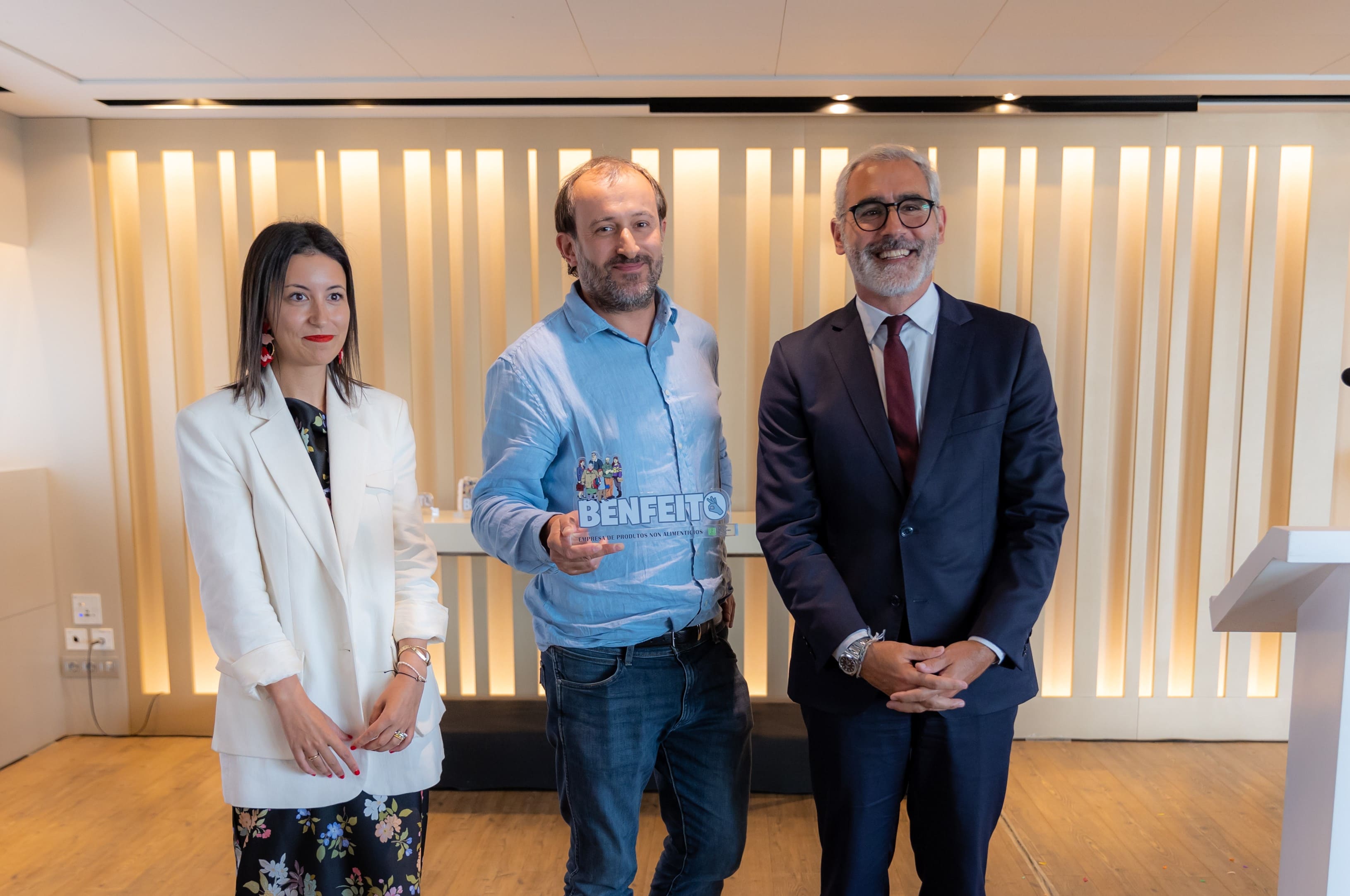 María Devesa, Carlos Vázquez Marzán (Arenal Perfumerías) e Manuel Heredia